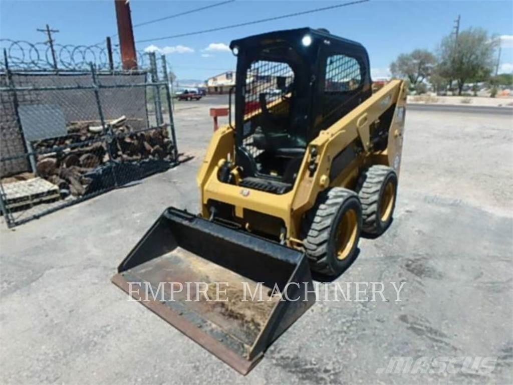 CAT 226D3 滑移装载机