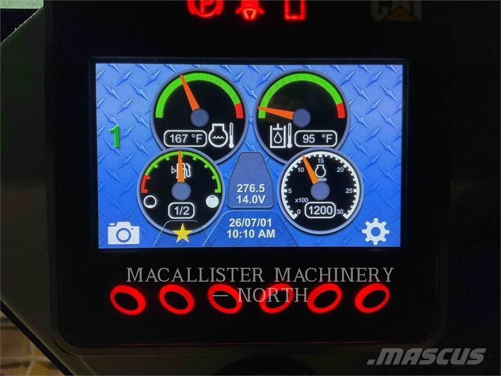 CAT 226D3 AQ 滑移装载机