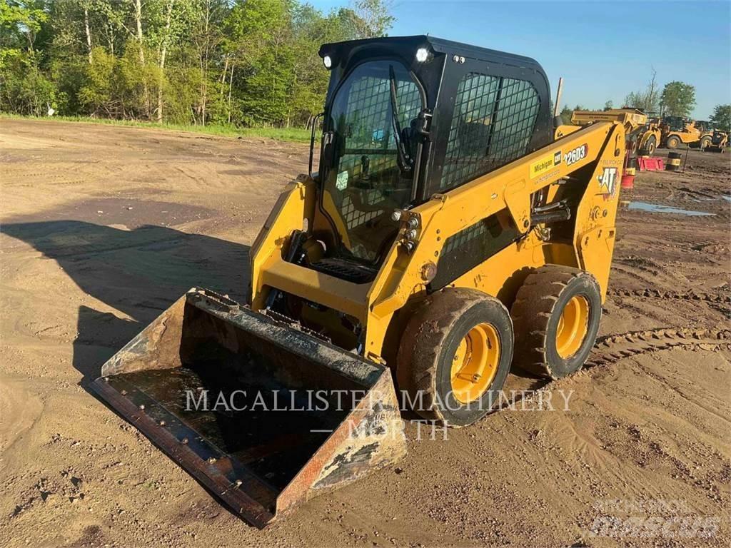 CAT 226D3 AQ 滑移装载机