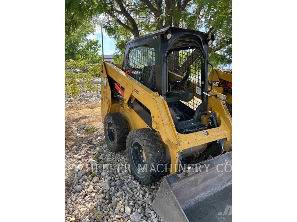 CAT 226D3 C1H2 滑移装载机