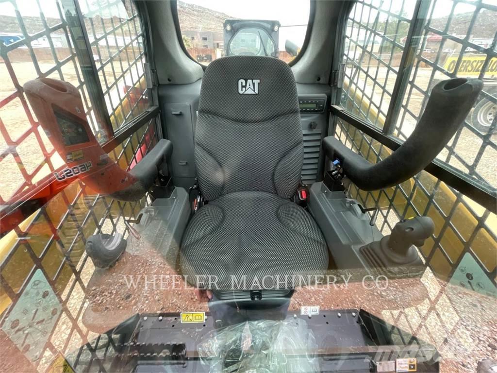 CAT 226D3 C3H2 滑移装载机