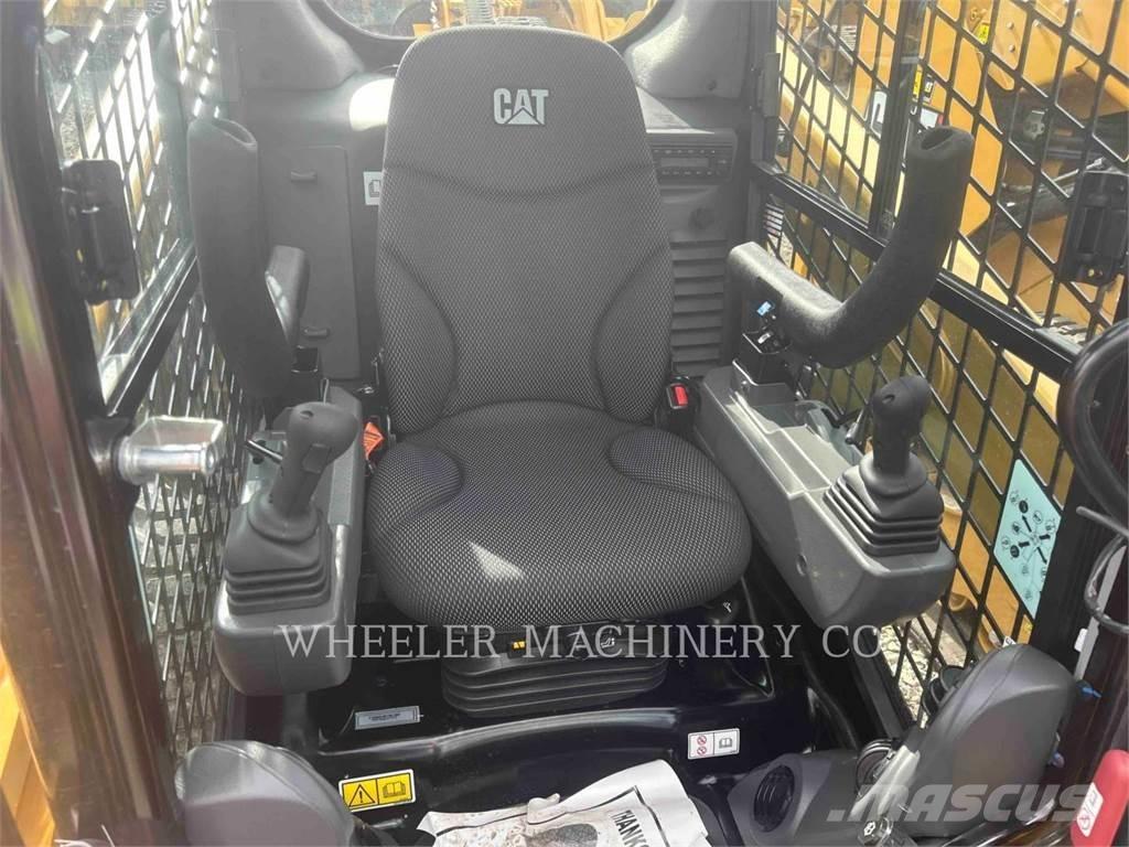 CAT 226D3 C3H2 滑移装载机