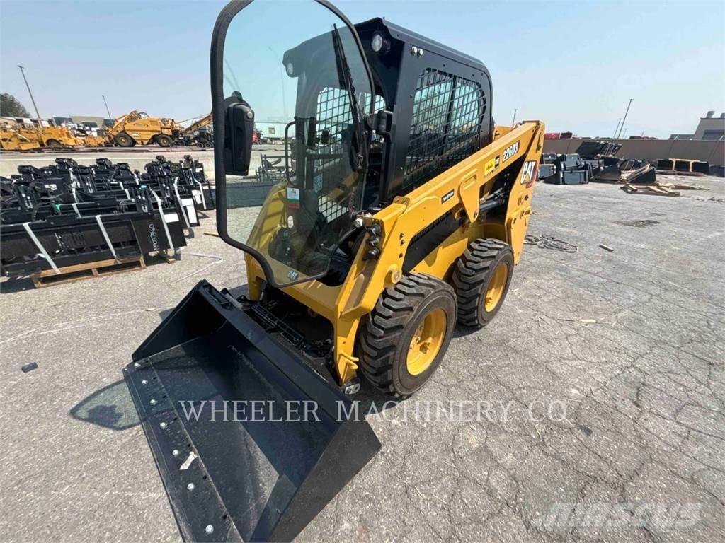 CAT 226D3 C3H2 滑移装载机