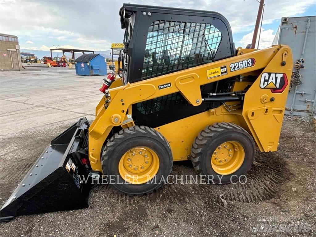 CAT 226D3 C3H2 滑移装载机