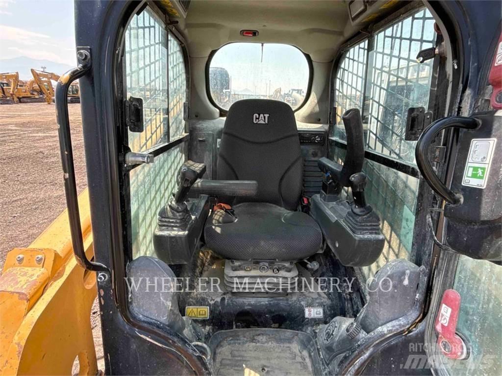 CAT 226D3 C3H2 滑移装载机