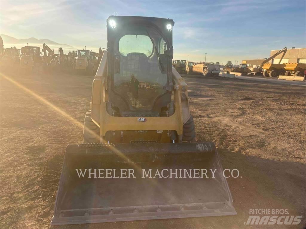 CAT 226D3 C3H2 滑移装载机