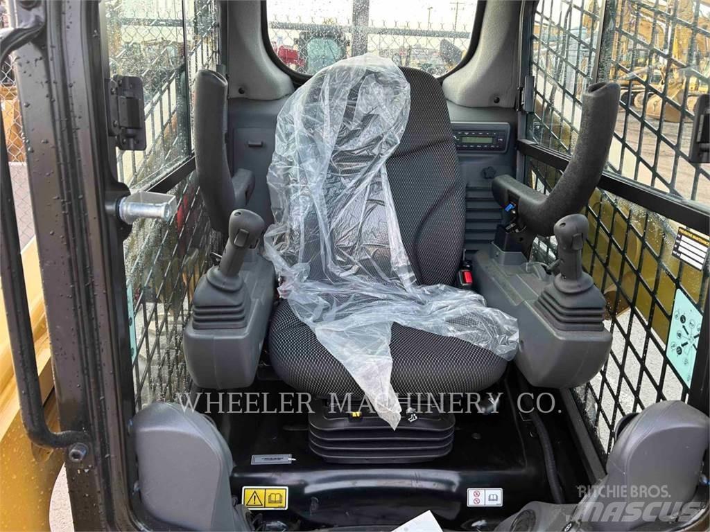 CAT 226D3 C3H2 滑移装载机
