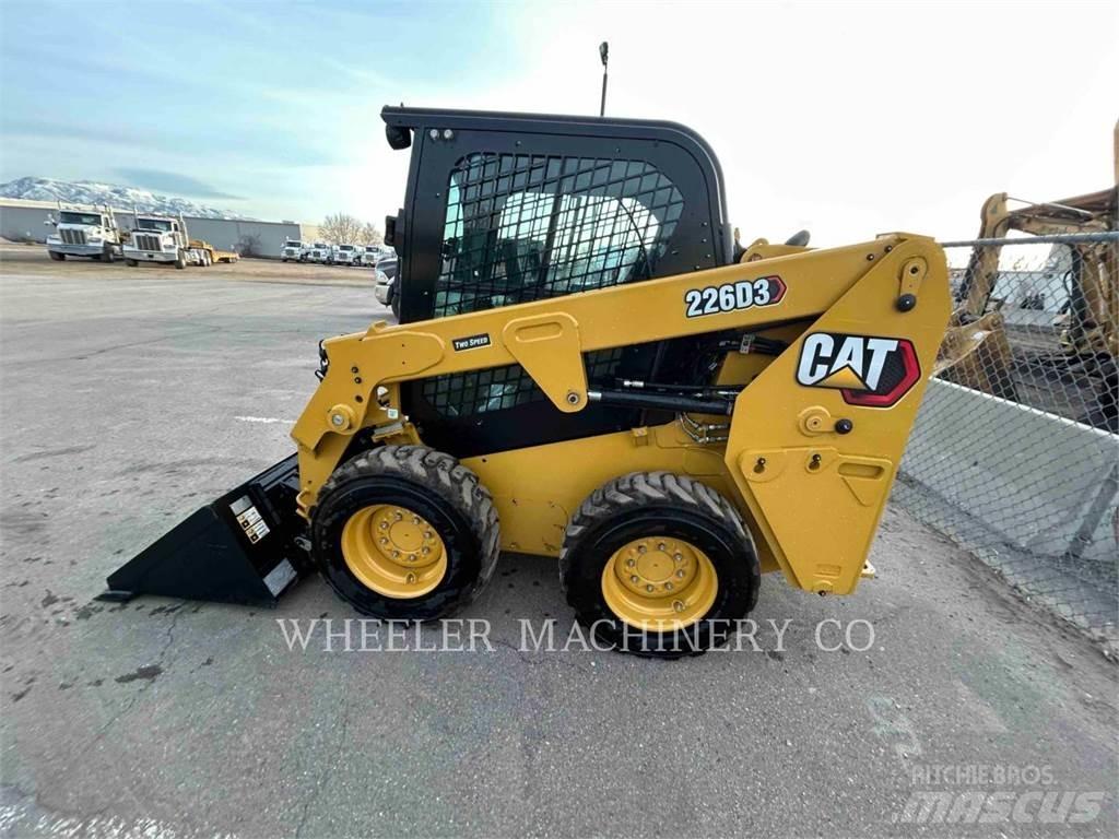 CAT 226D3 C3H2 滑移装载机