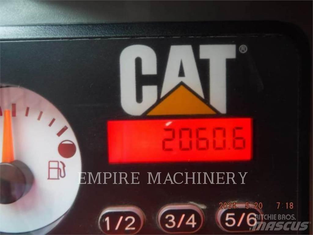 CAT 226D3 CA 滑移装载机