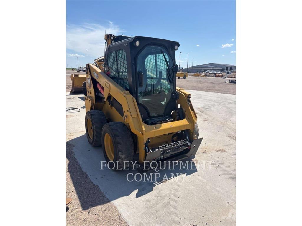 CAT 226D3STD1C 滑移装载机