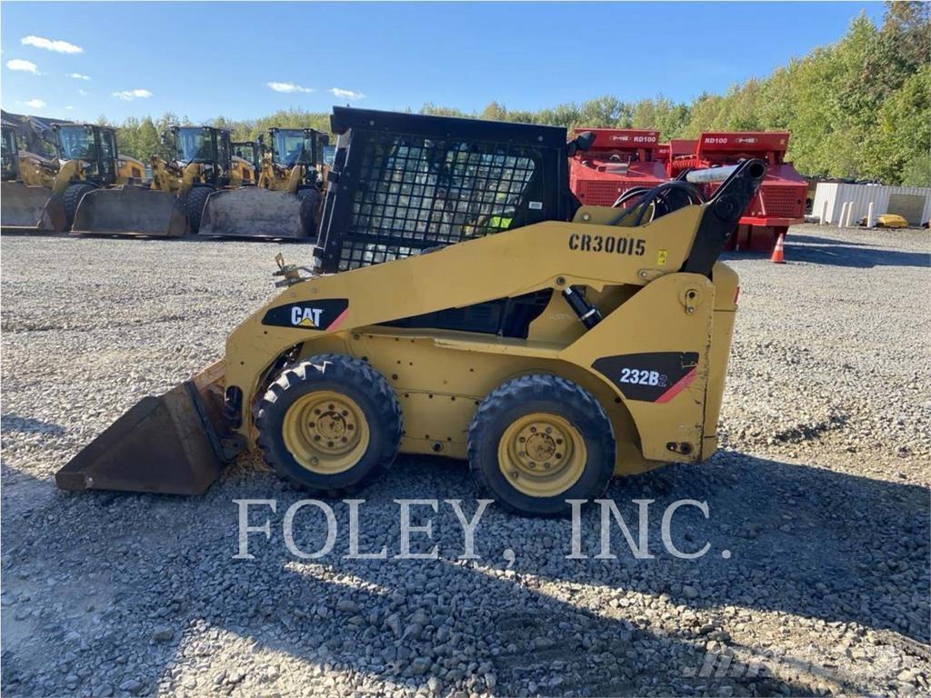 CAT 232B2 滑移装载机