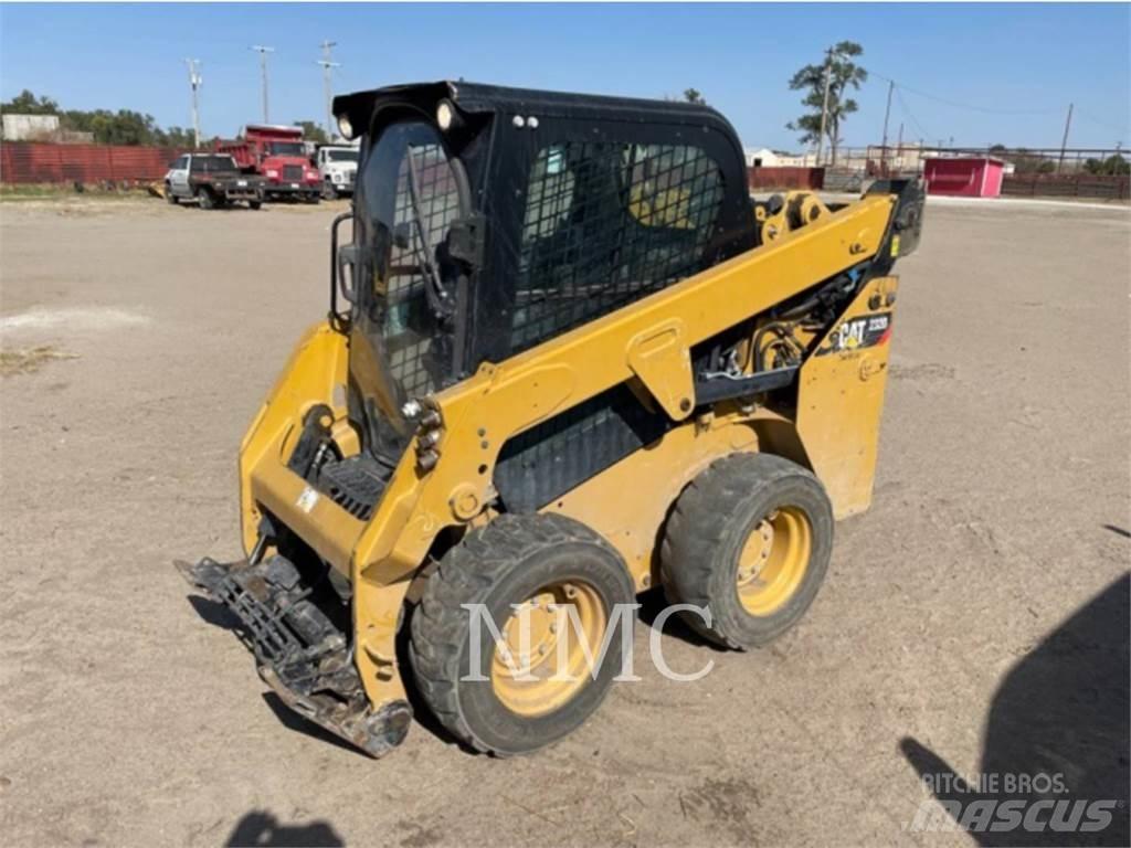 CAT 232D 滑移装载机
