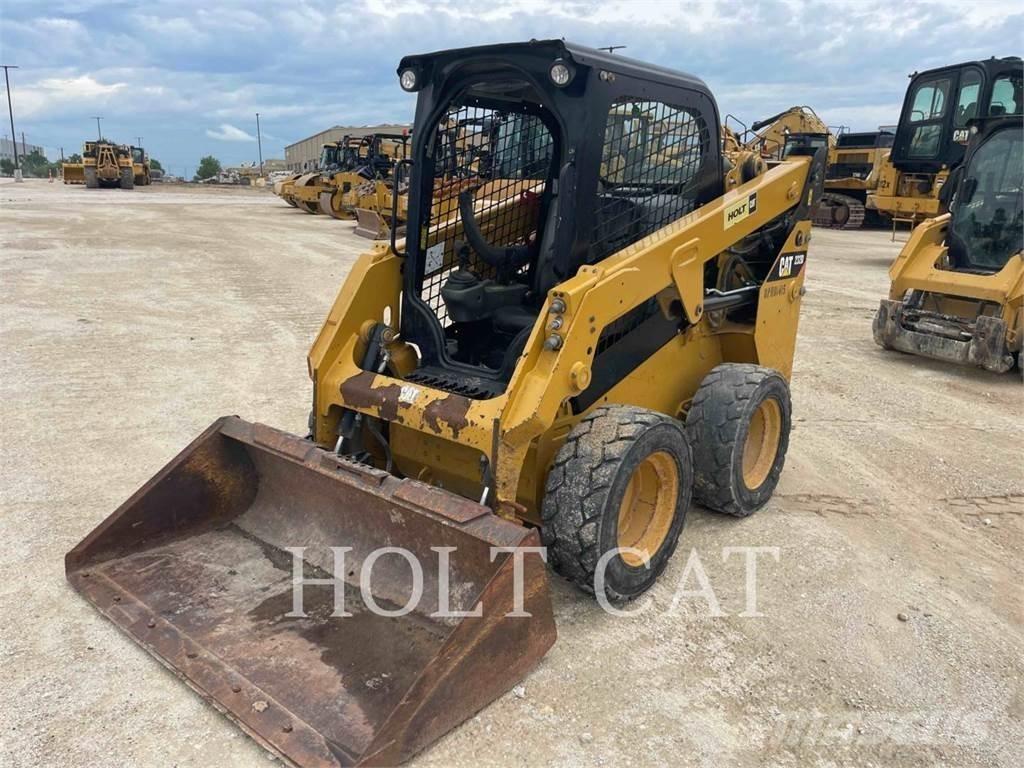 CAT 232D 滑移装载机