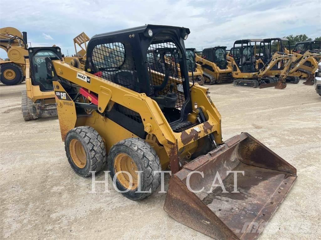 CAT 232D 滑移装载机