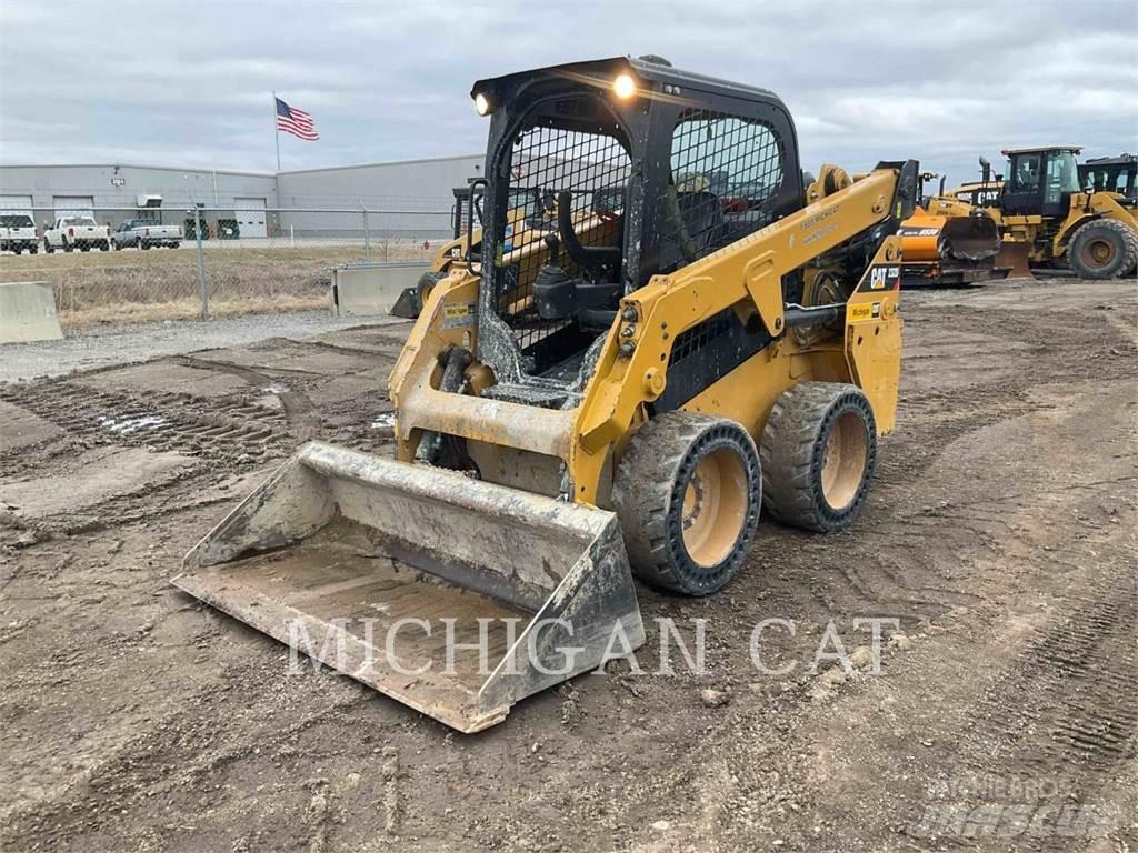 CAT 232D Q+ 滑移装载机