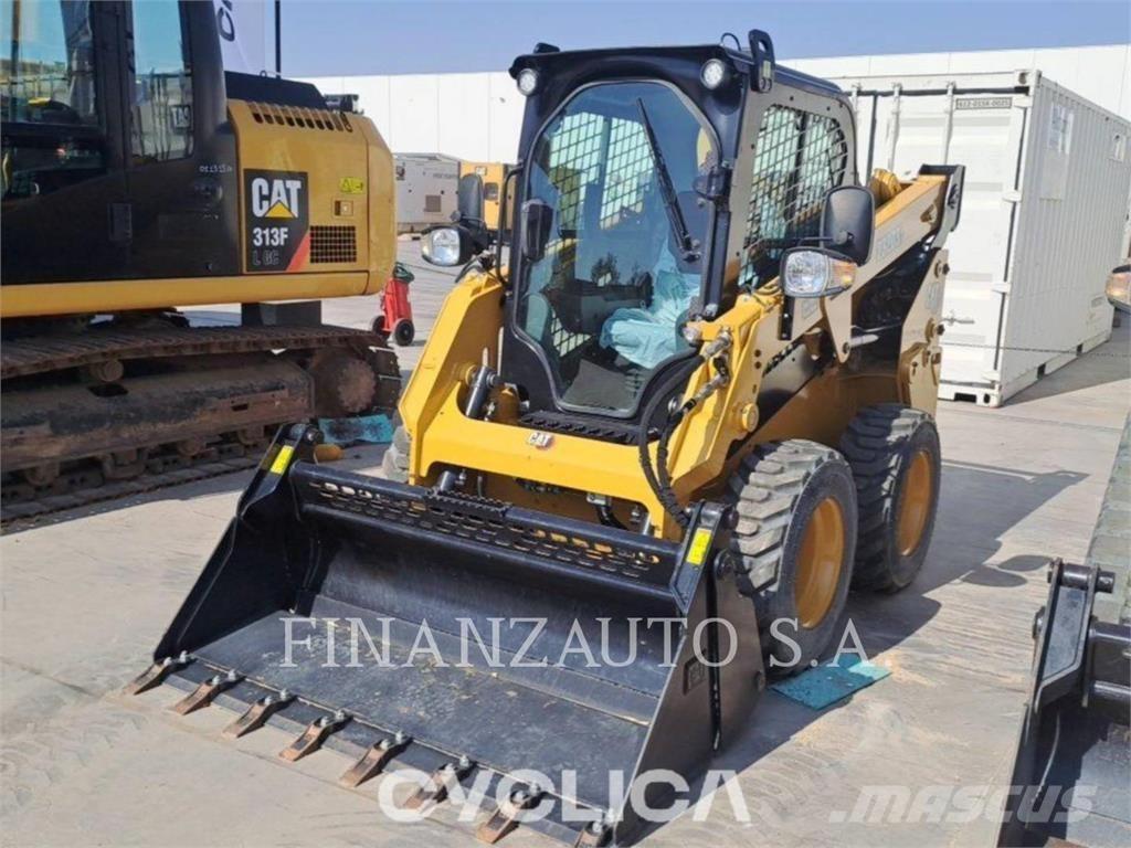 CAT 232D3 滑移装载机