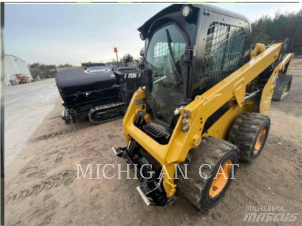 CAT 232D3 A2Q 滑移装载机