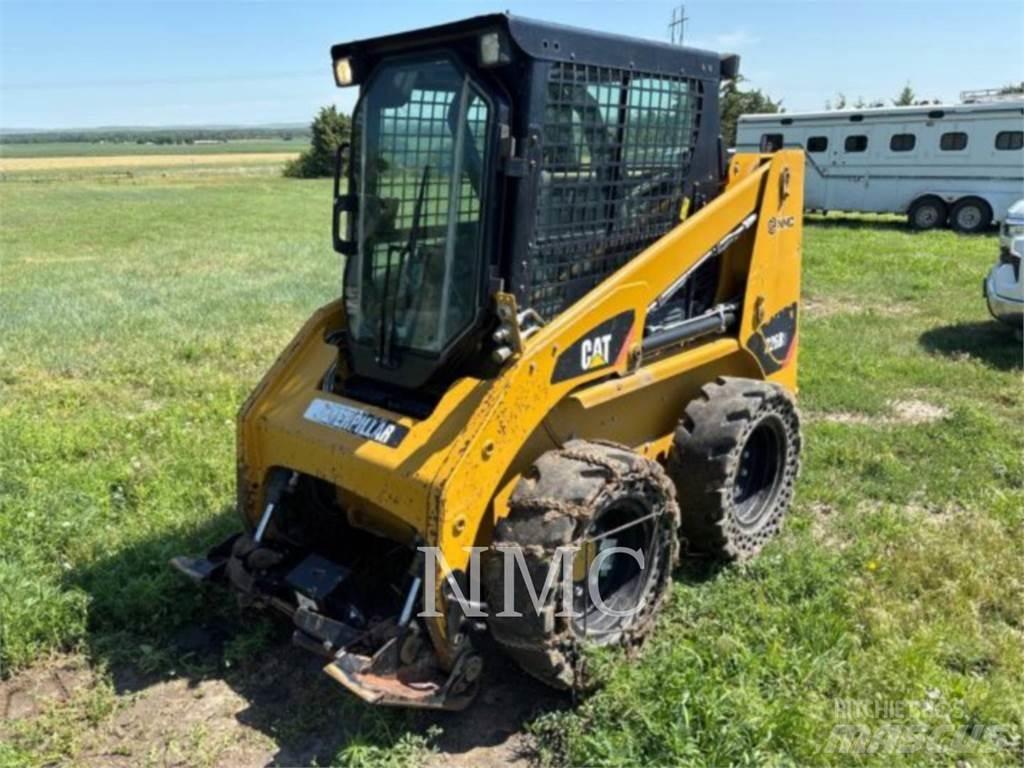 CAT 236B3 滑移装载机