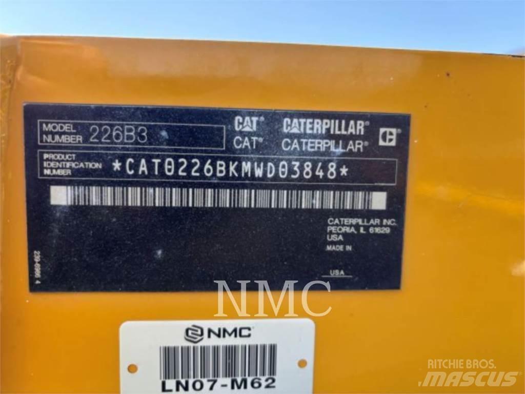 CAT 236B3 滑移装载机