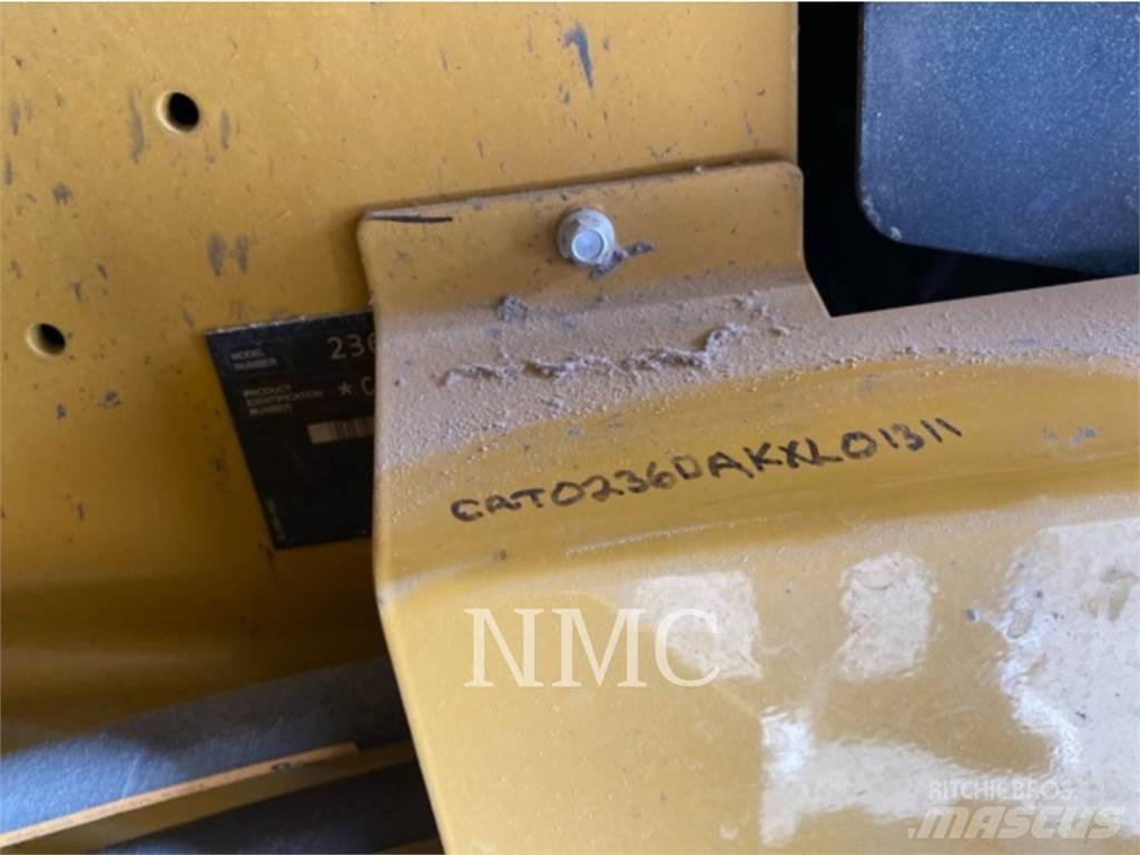 CAT 236D 滑移装载机