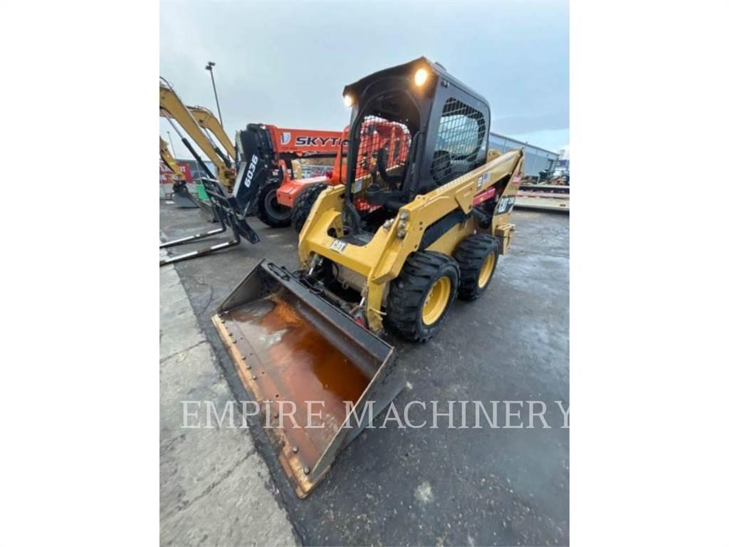 CAT 236D 滑移装载机