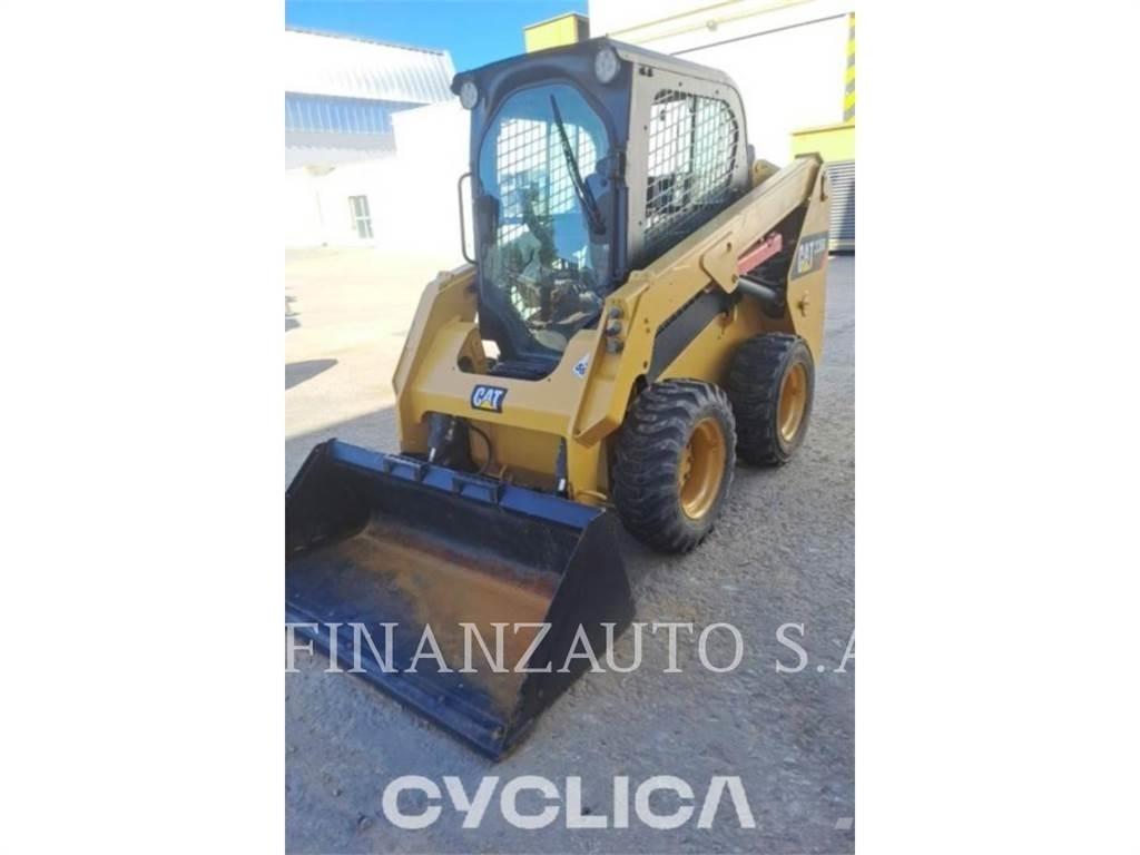CAT 236D 滑移装载机