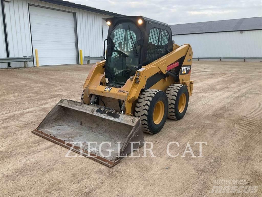 CAT 236D 滑移装载机