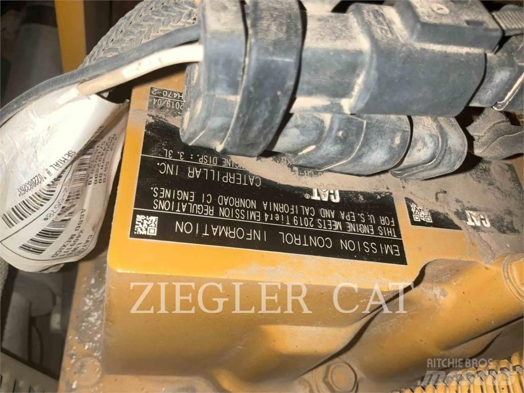CAT 236D 滑移装载机