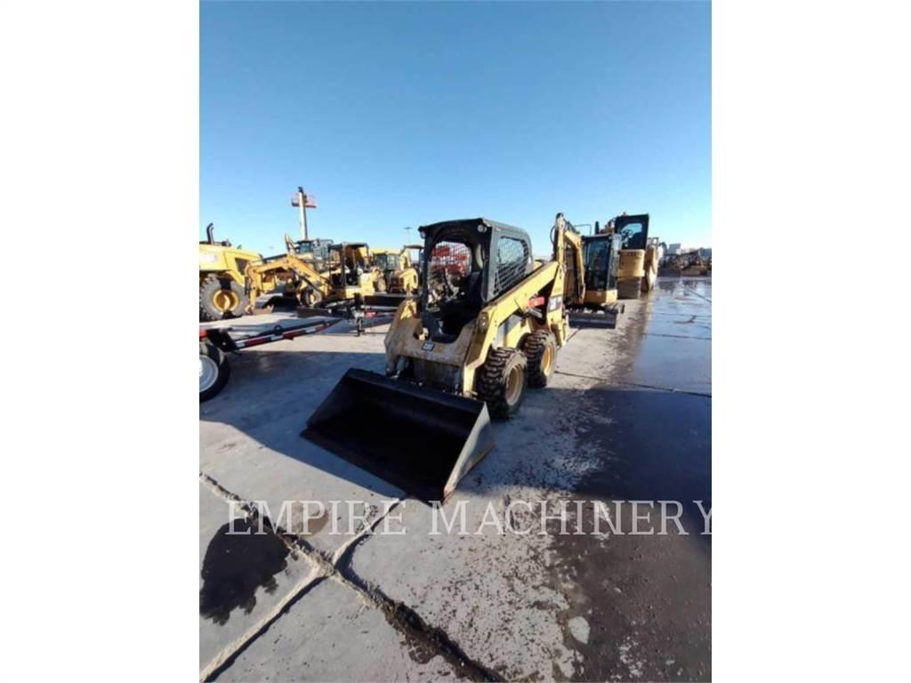 CAT 236D 滑移装载机