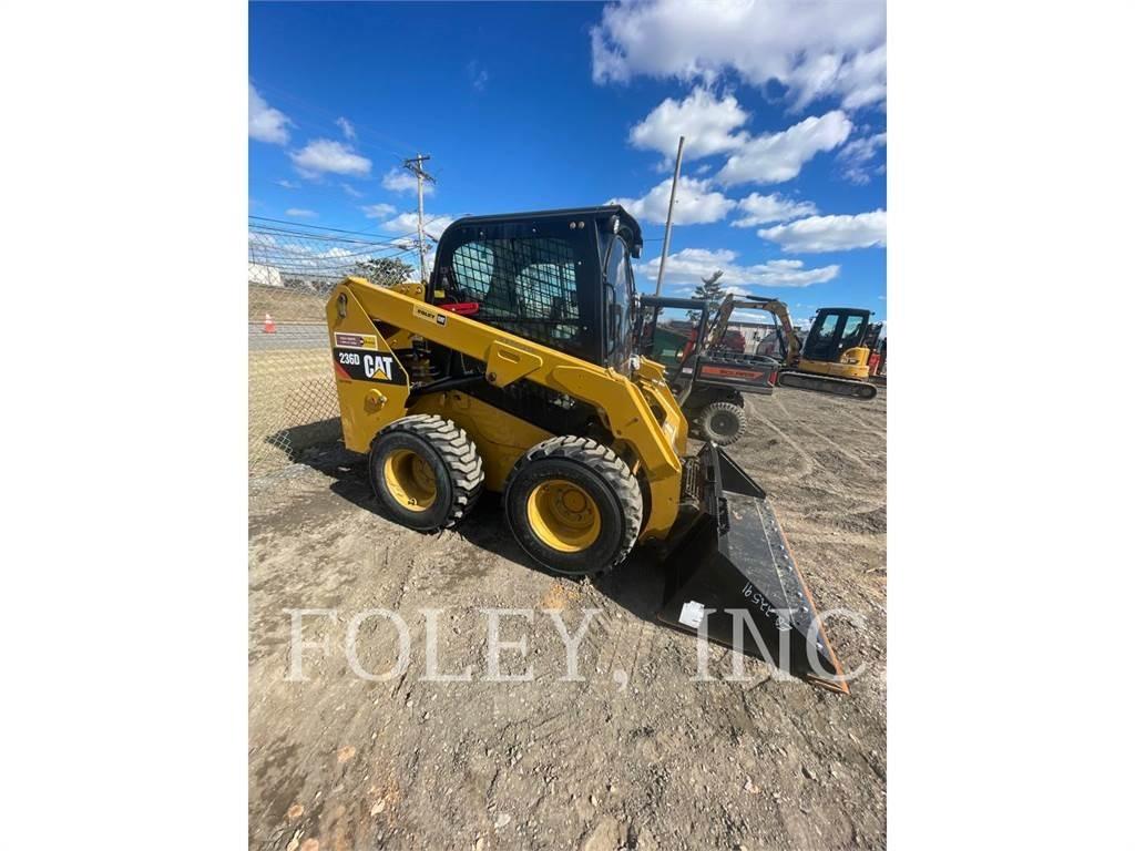 CAT 236D 滑移装载机
