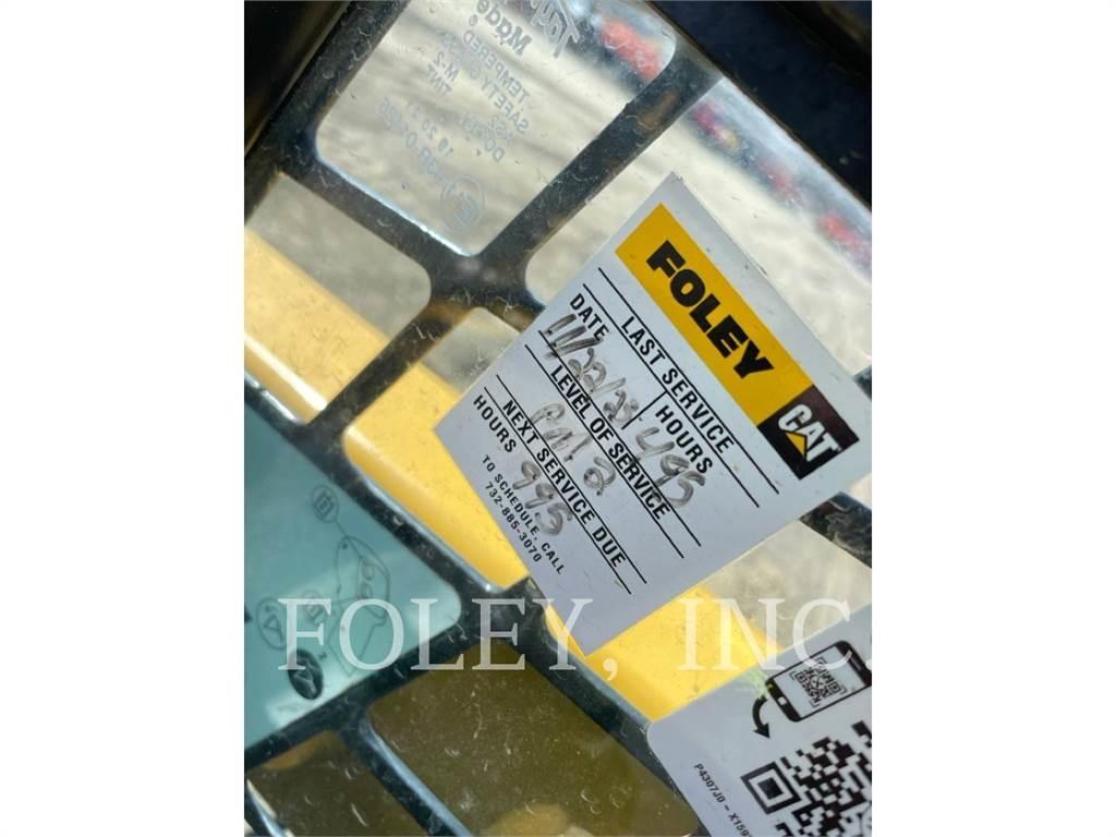 CAT 236D 滑移装载机