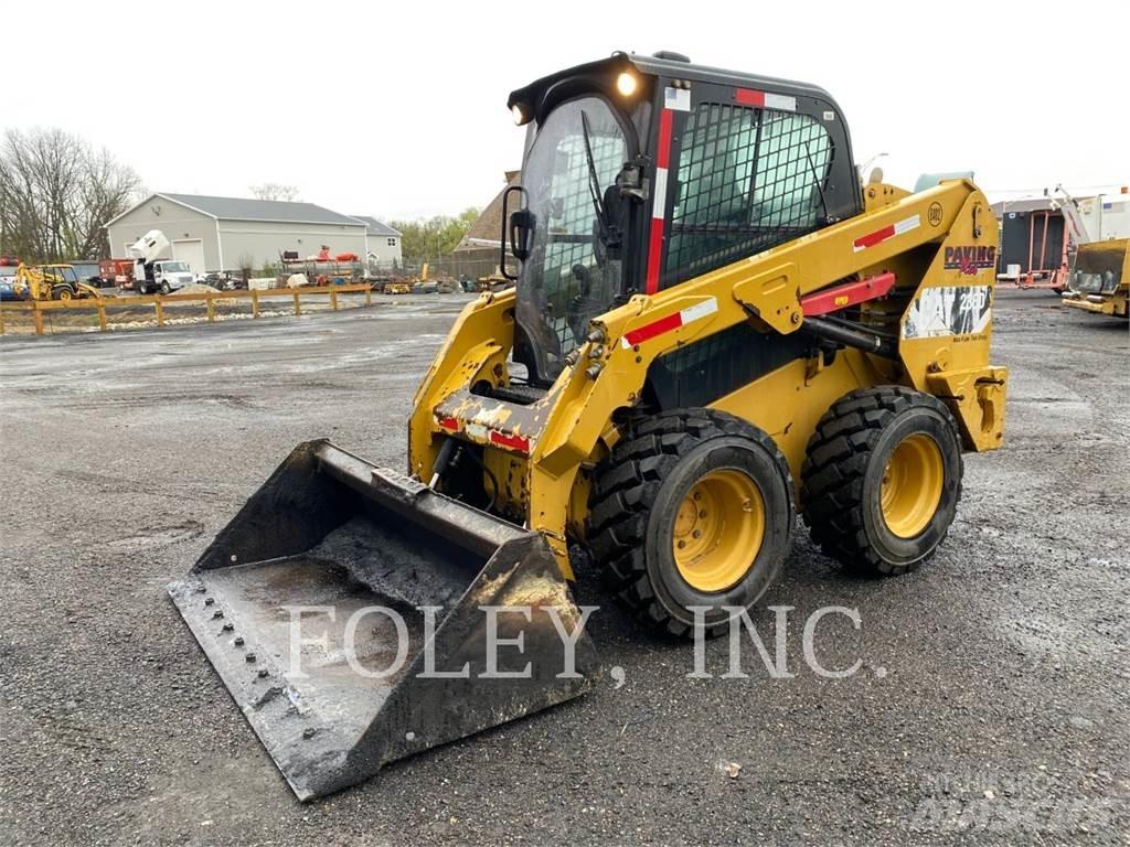 CAT 236D 滑移装载机