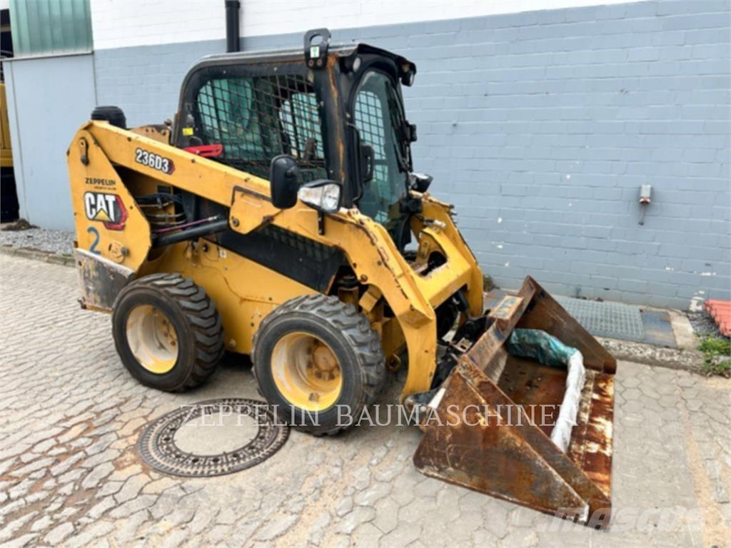 CAT 236D 滑移装载机