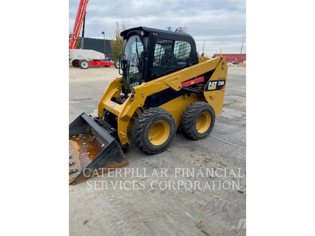 CAT 236D 滑移装载机
