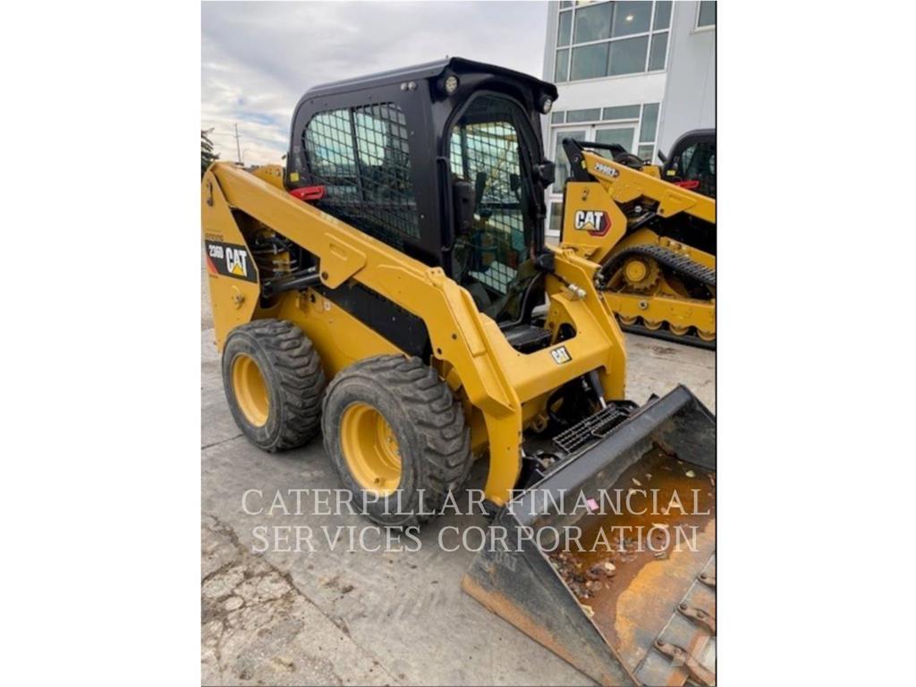 CAT 236D 滑移装载机