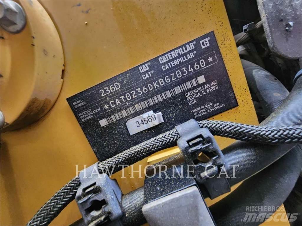 CAT 236D 滑移装载机