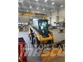 CAT 236D 3 滑移装载机