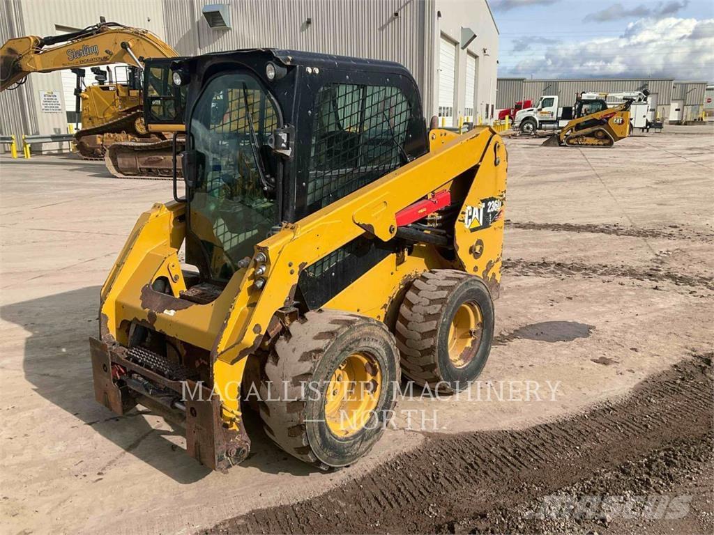 CAT 236D A2Q 滑移装载机
