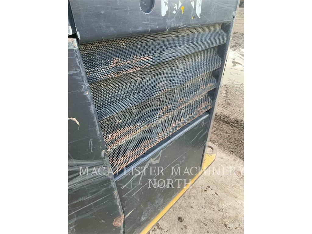 CAT 236D A2Q 滑移装载机