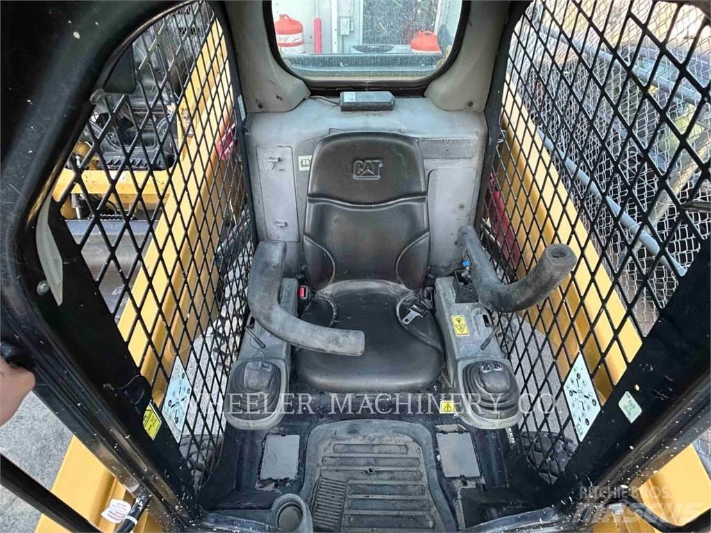 CAT 236D C1-H2 滑移装载机