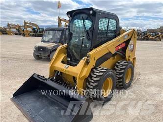 CAT 236D3 滑移装载机