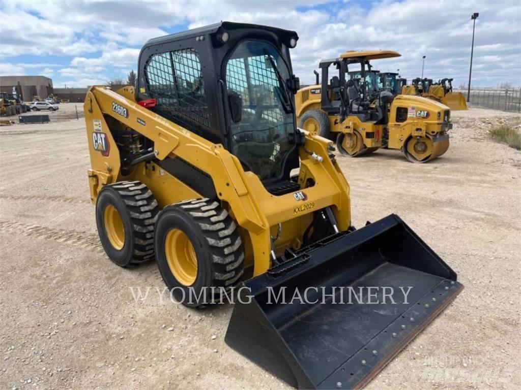 CAT 236D3 滑移装载机