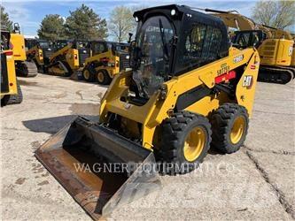 CAT 236D3 滑移装载机