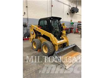 CAT 236D3 滑移装载机