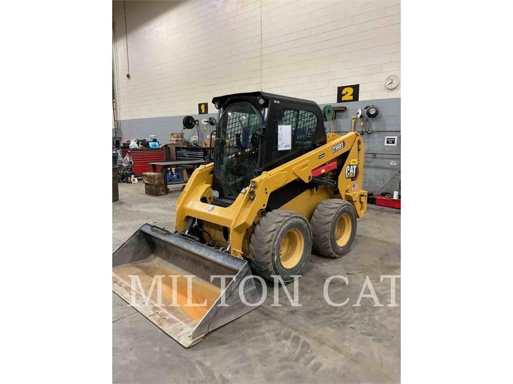 CAT 236D3 滑移装载机