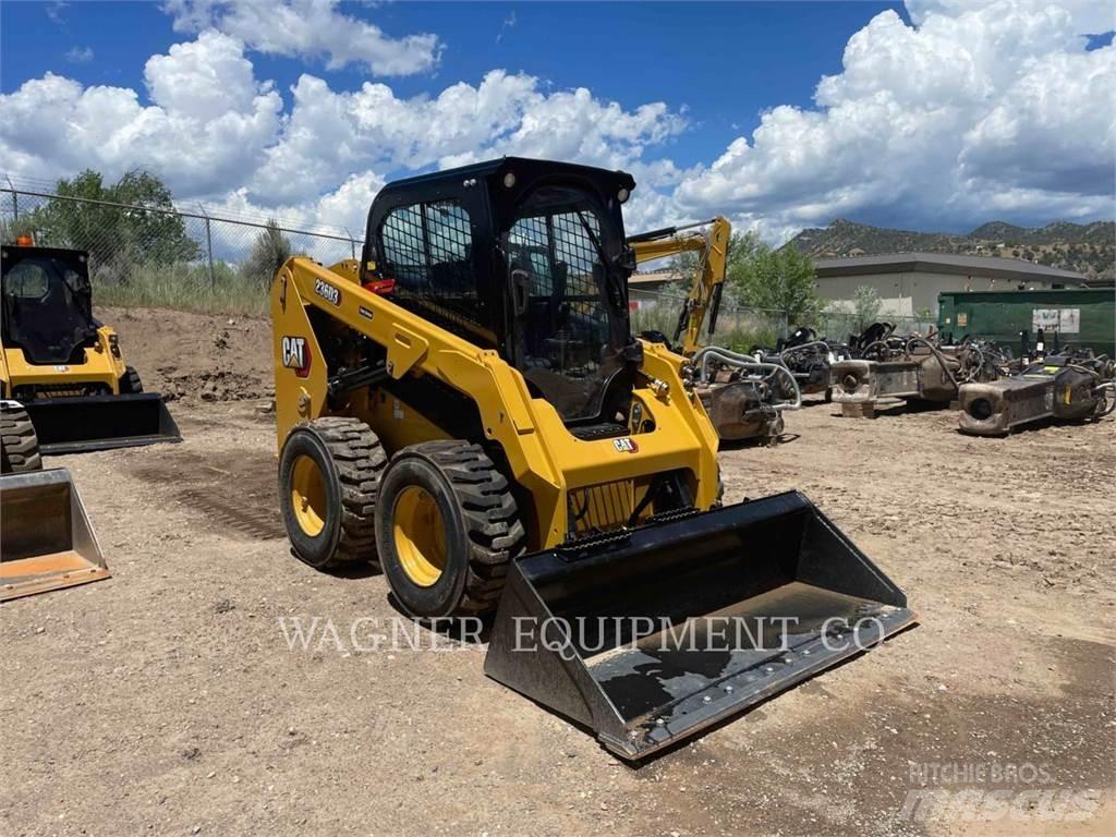 CAT 236D3 滑移装载机