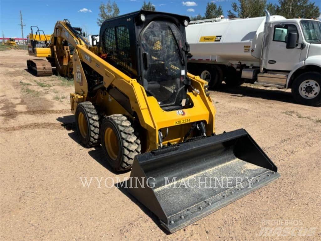 CAT 236D3 滑移装载机