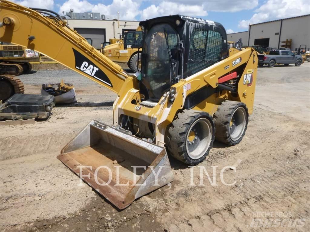 CAT 236D3 滑移装载机