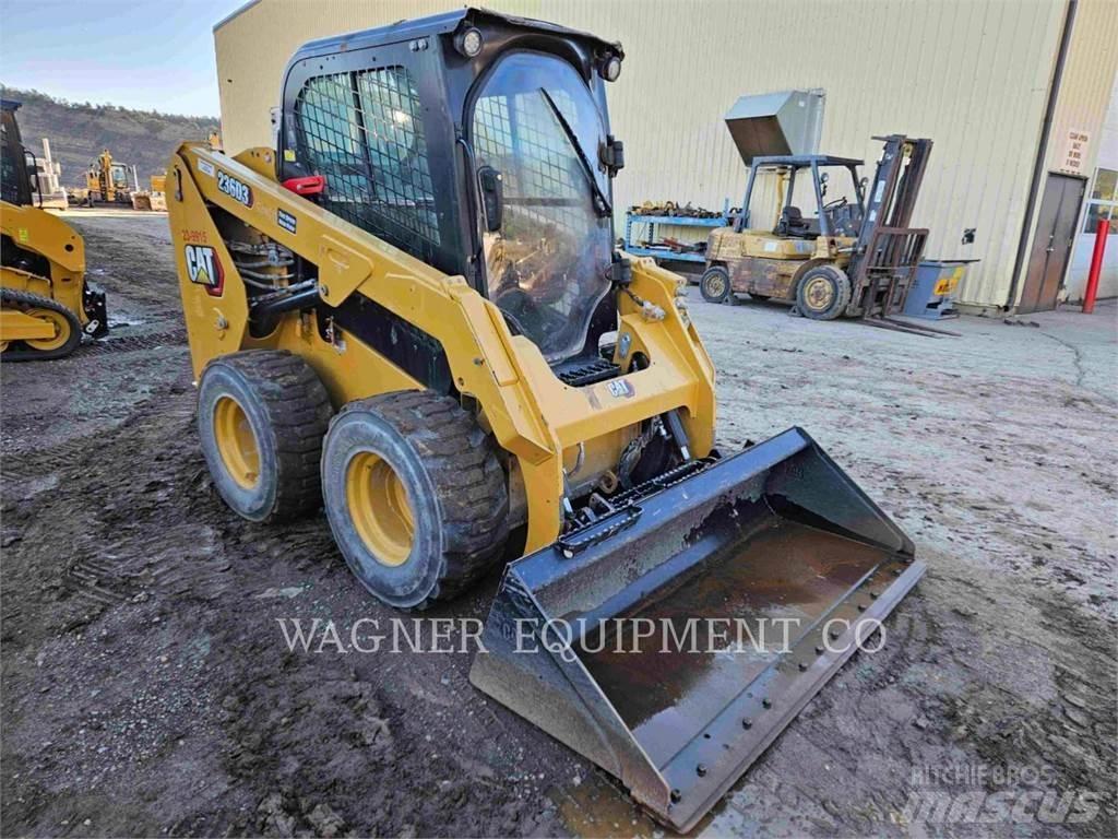 CAT 236D3 滑移装载机