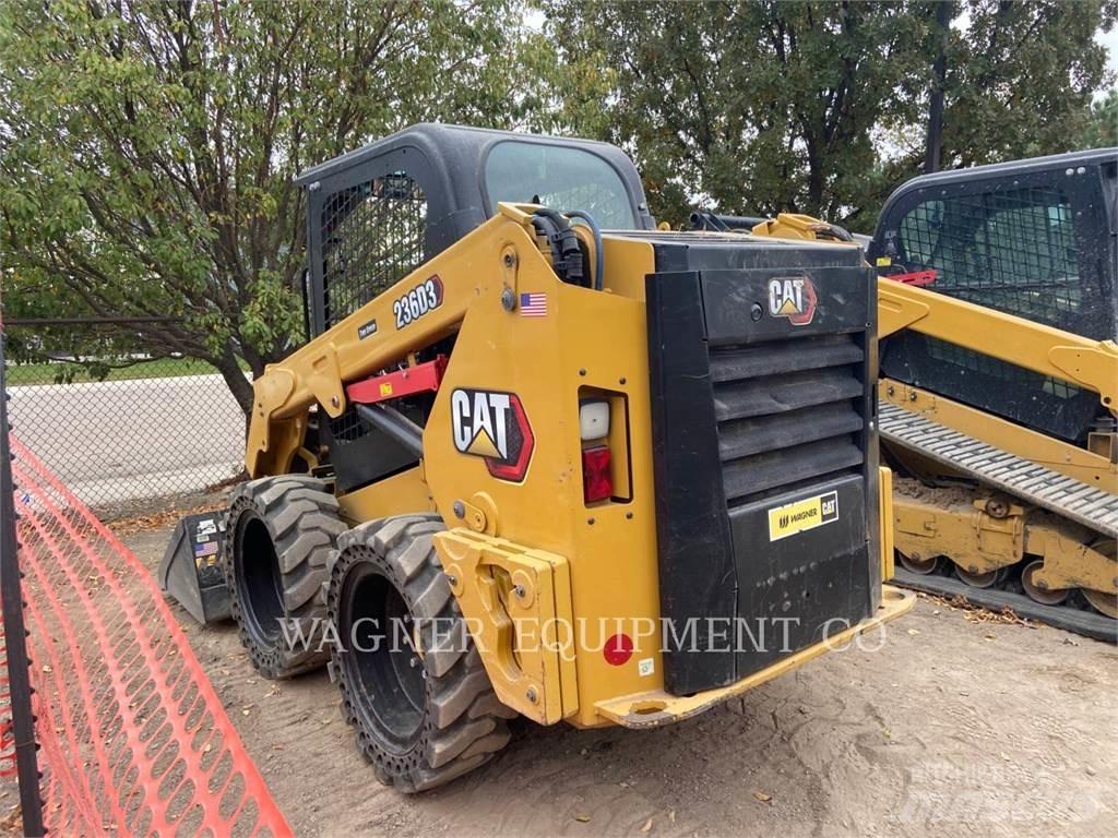 CAT 236D3 滑移装载机